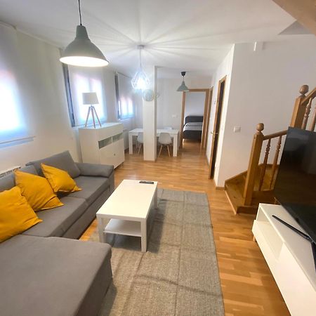 Apartamento Centrico Con Garaje Jaca Kültér fotó