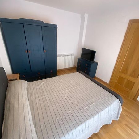 Apartamento Centrico Con Garaje Jaca Kültér fotó
