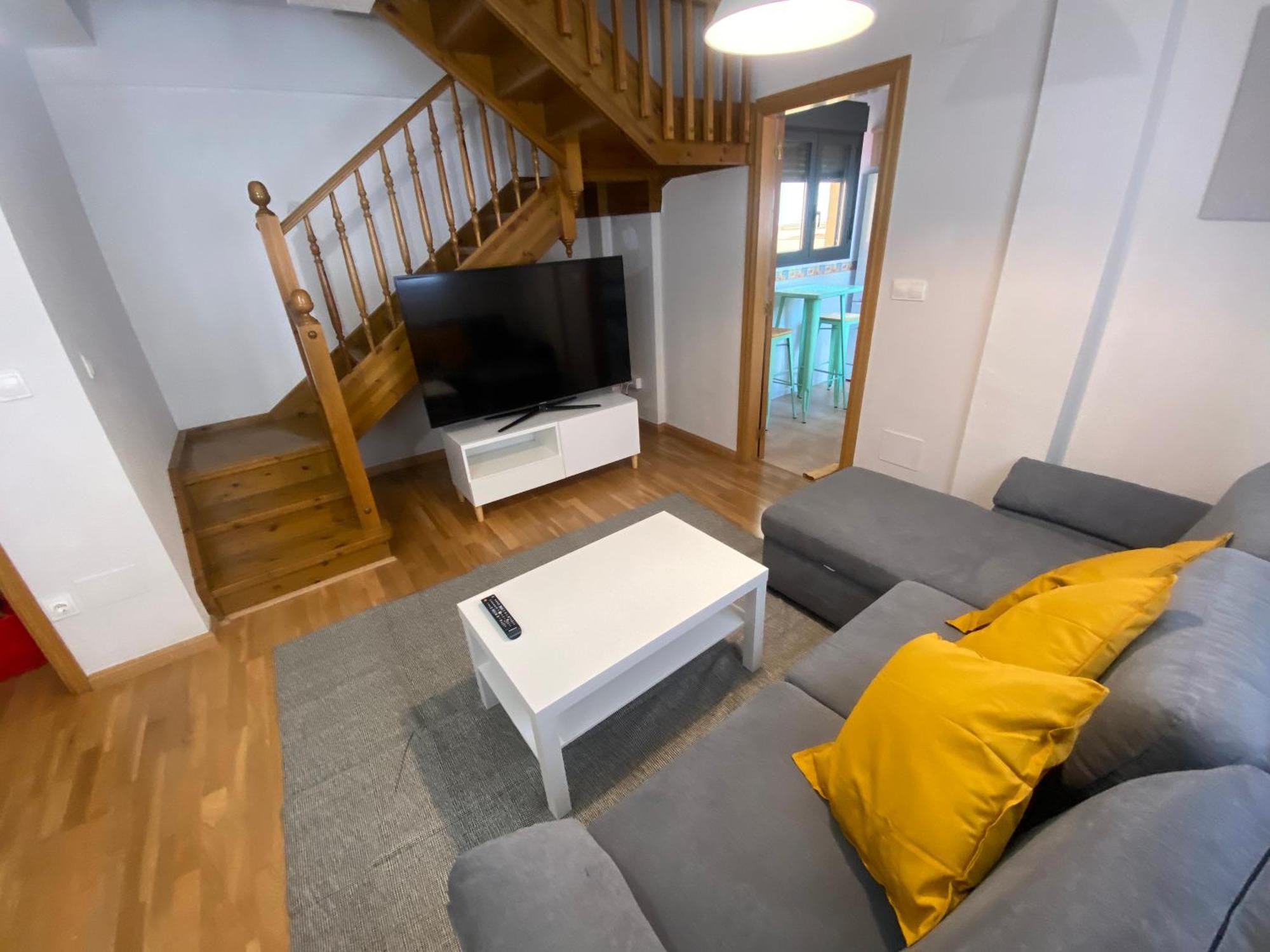 Apartamento Centrico Con Garaje Jaca Kültér fotó