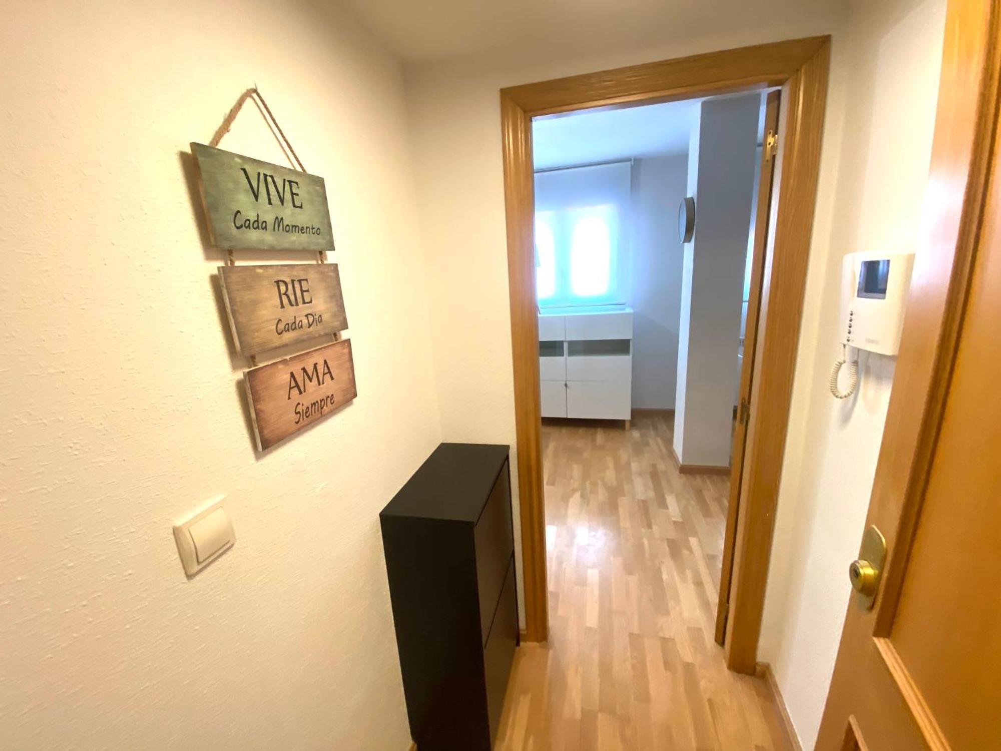 Apartamento Centrico Con Garaje Jaca Kültér fotó